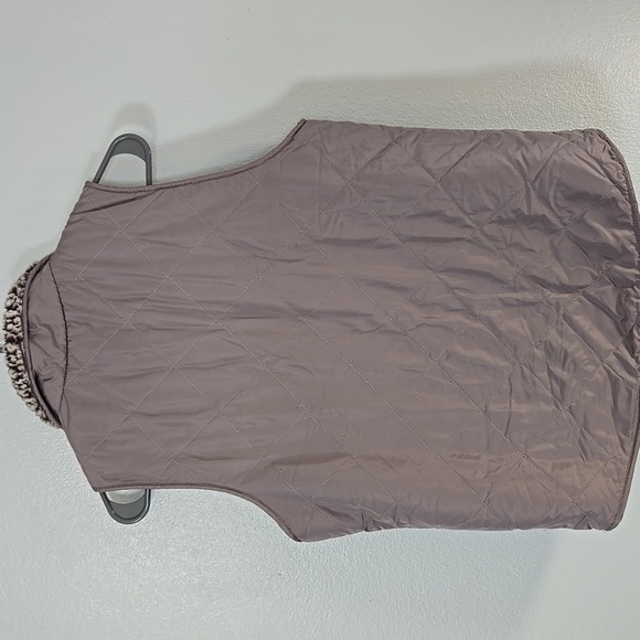 Thread & Supply | Sherpa Gray Reversible Vest Size Medium - Picture 3 of 8